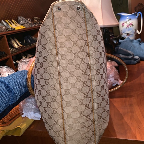 Gucci 100% Authentic Handbag - Picture 3 of 8